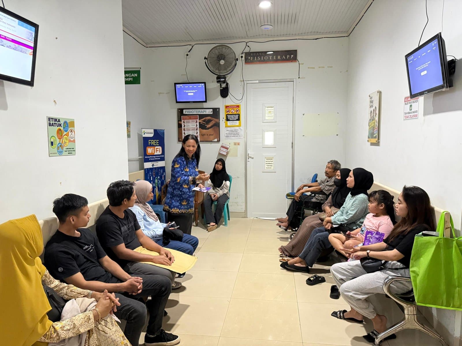 Ruang Tunggu Sarat Ilmu, Edukasi TBC Menyapa Pasien RSUD Kudungga