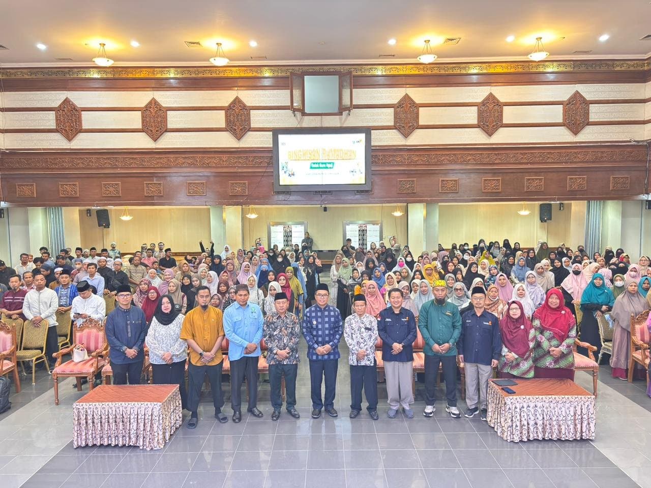 Sinergi DKM PAMA dan Lazismu Salurkan Bingkisan ke Ratusan Guru Ngaji di Kutim