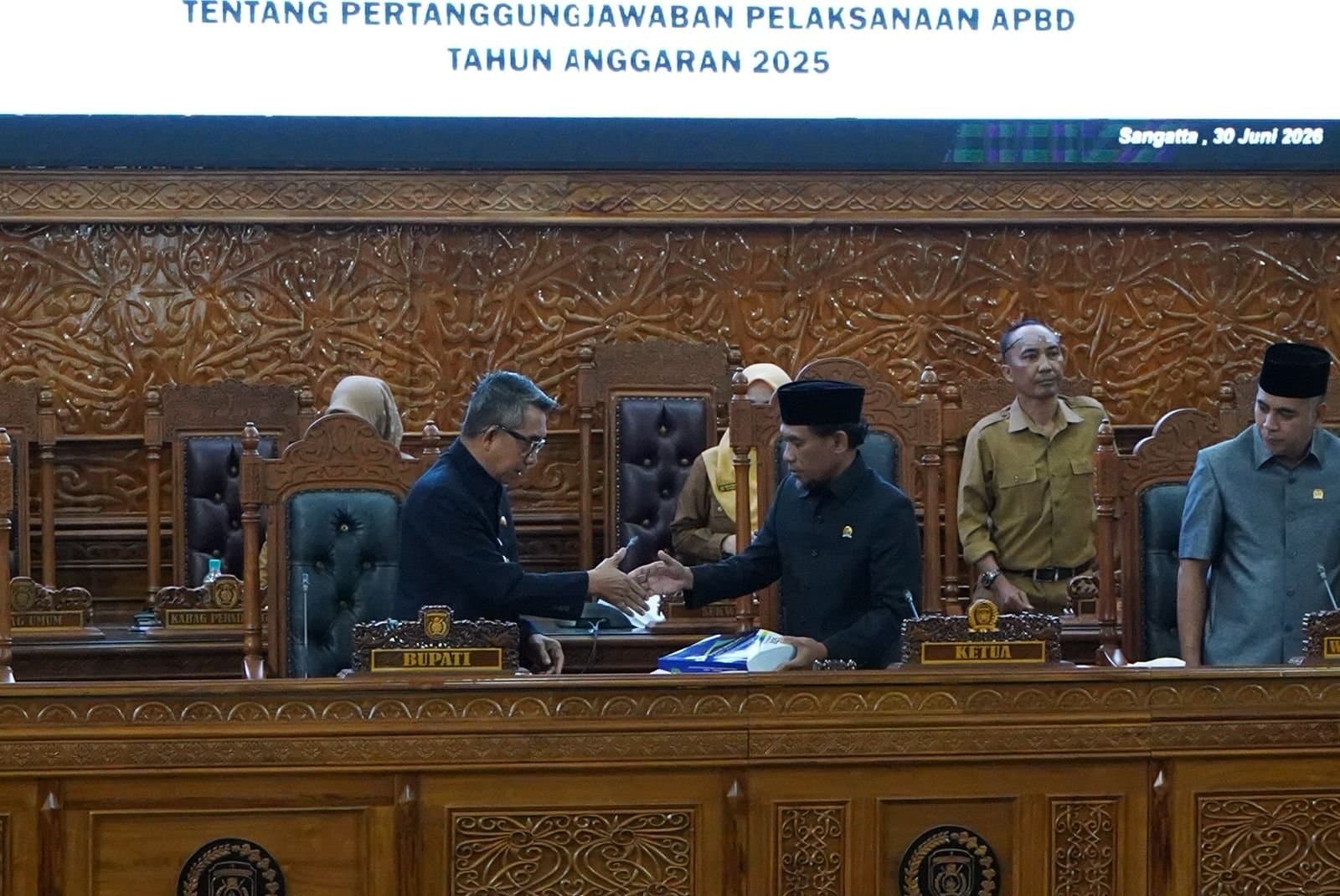 Pemkab Kutim Sampaikan Nota Penjelasan Raperda Pertanggungjawaban APBD 2025