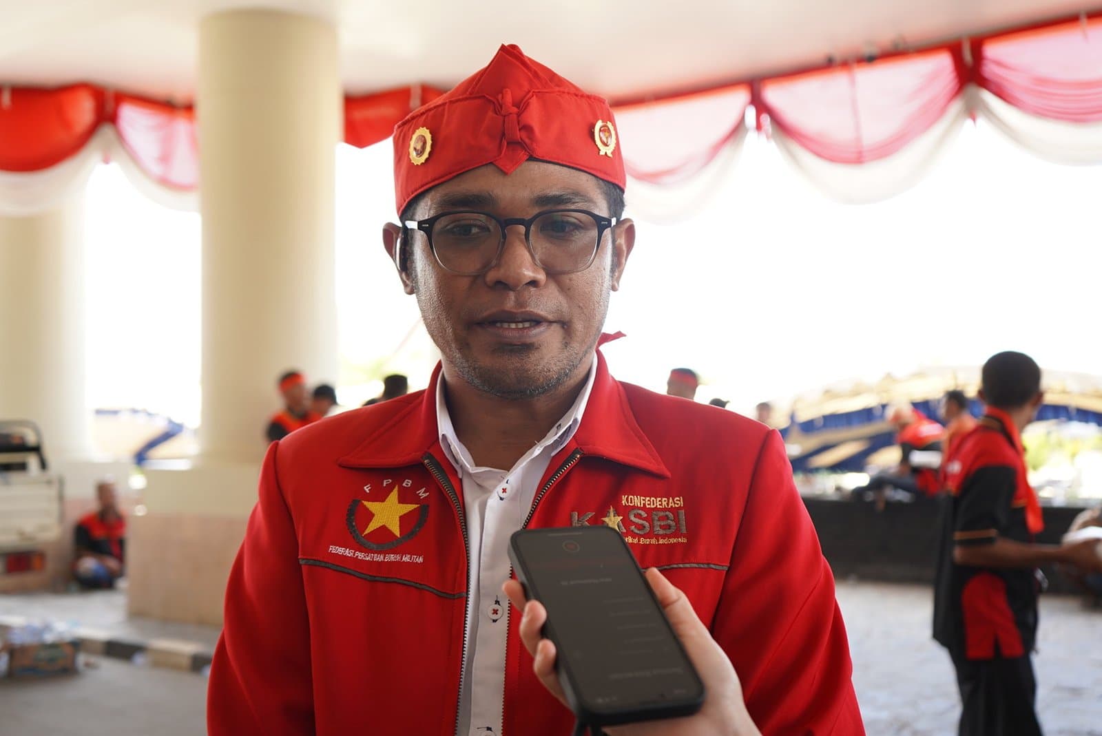 Dari Jalan ke Kantor Bupati, Buruh Kutim Tuntut Solusi