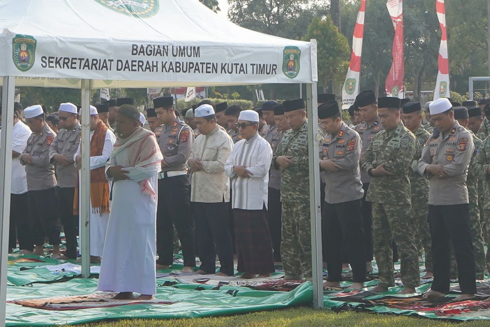 Forkopimda dan Warga Kutim Salat Istisqa Mohon Turun Hujan