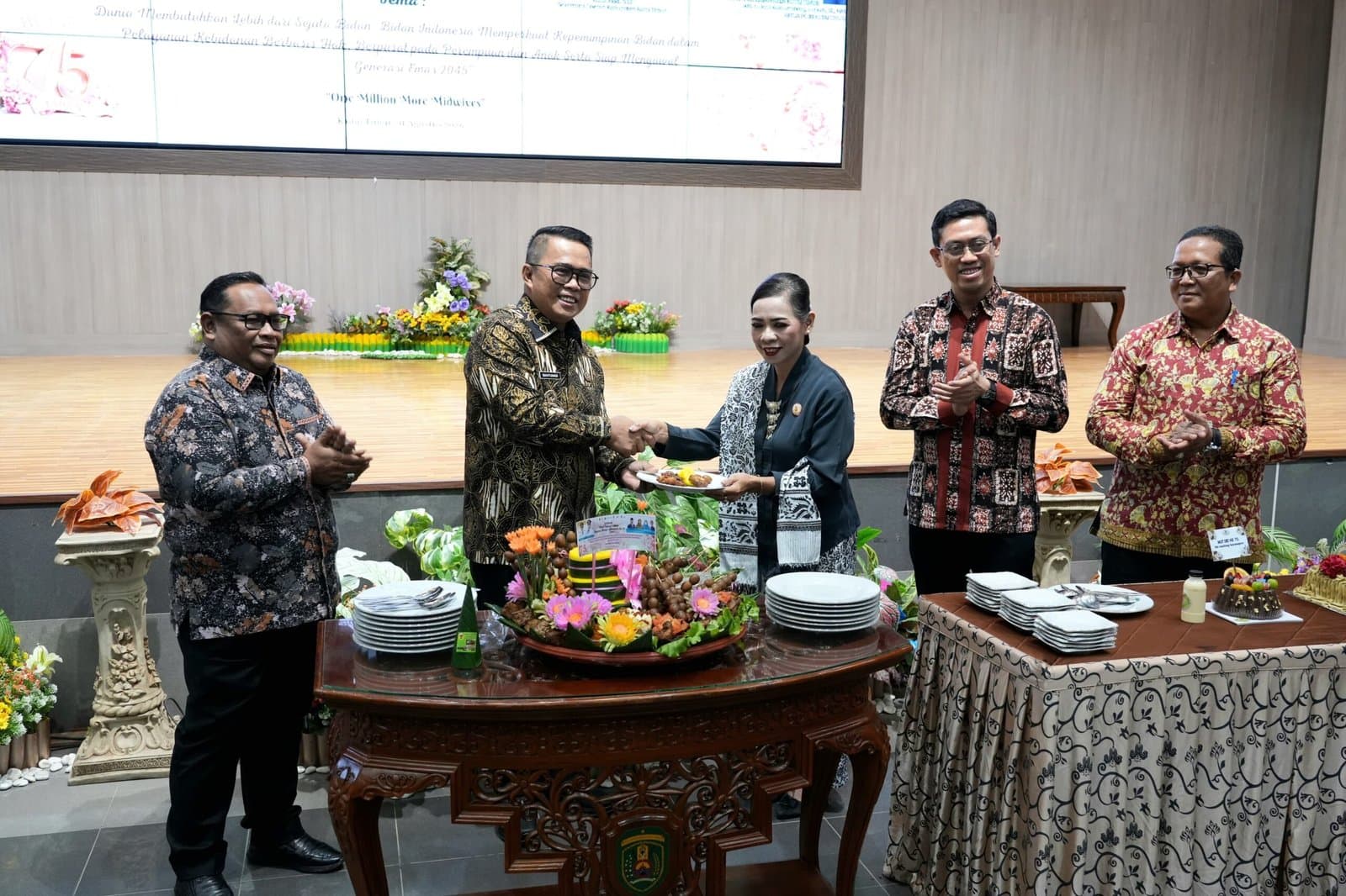 Mahyunadi Apresiasi Pengabdian Bidan, Dorong Peningkatan Layanan hingga Pelosok Kutim