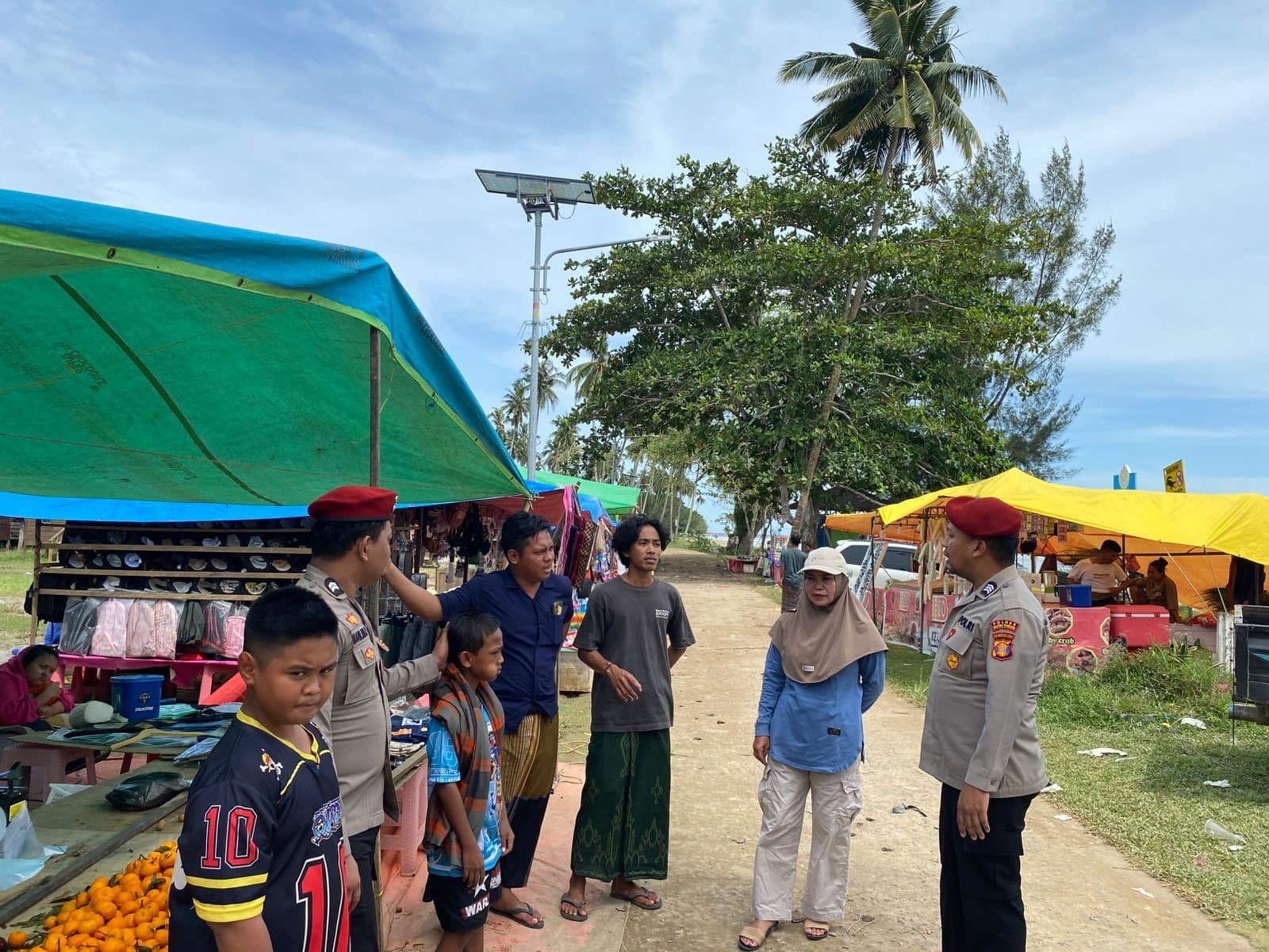 Pantai Sekerat Dipadati Pelancong, Polsek Bengalon Perketat Pengawasan Keamanan