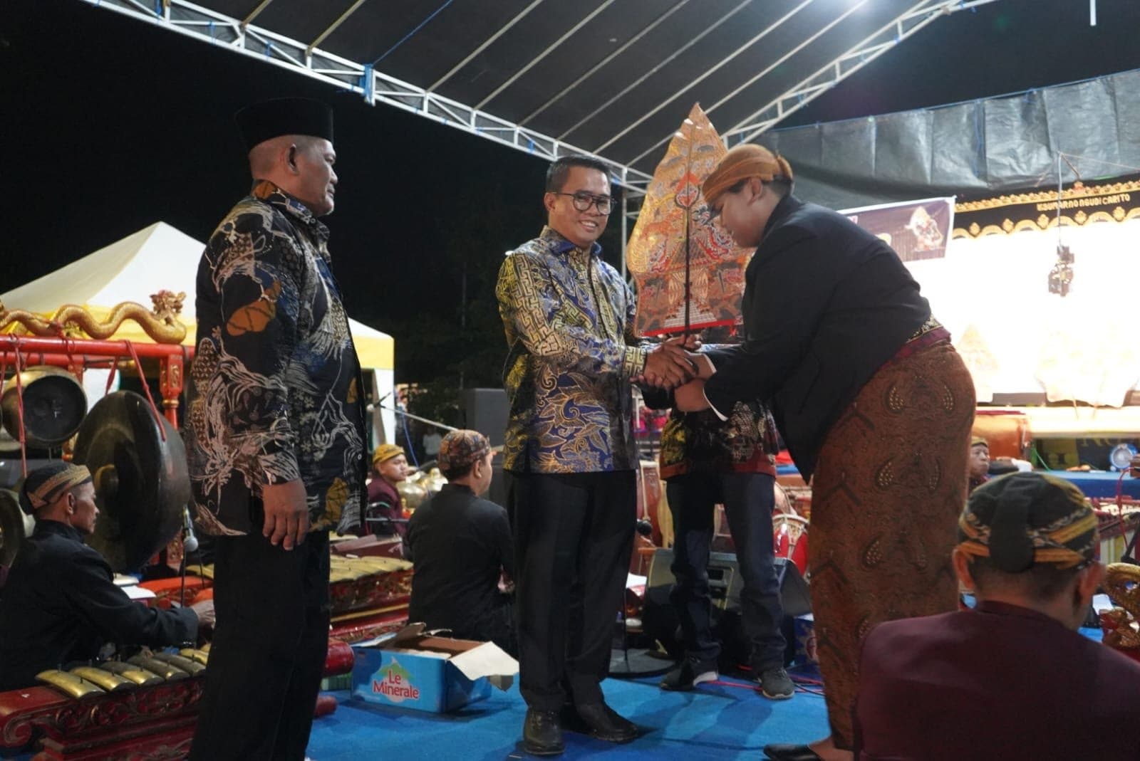 Wayang Kulit Satukan Budaya dan Harmoni di Kutai Timur
