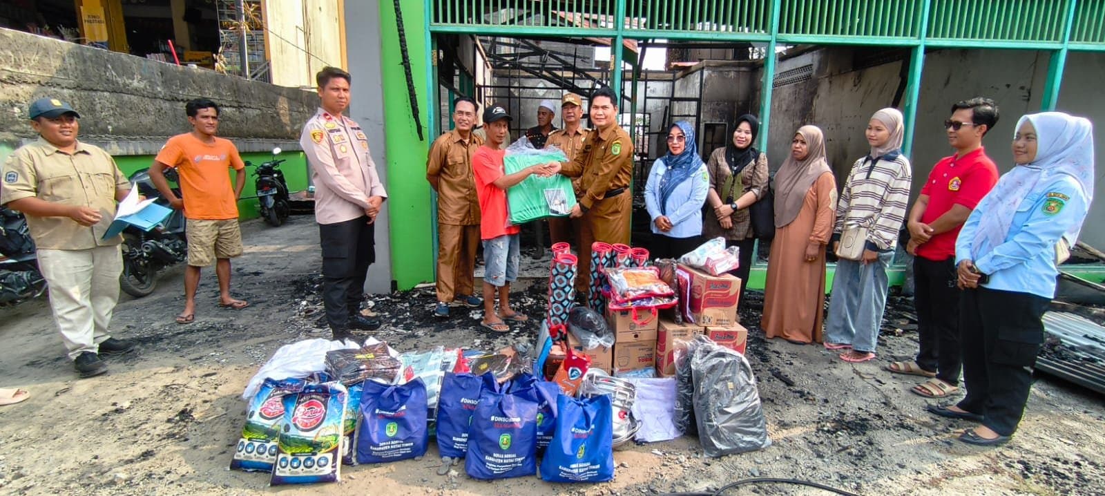 Pemkab Kutim Salurkan Bantuan untuk Korban Kebakaran di Marga Mulya