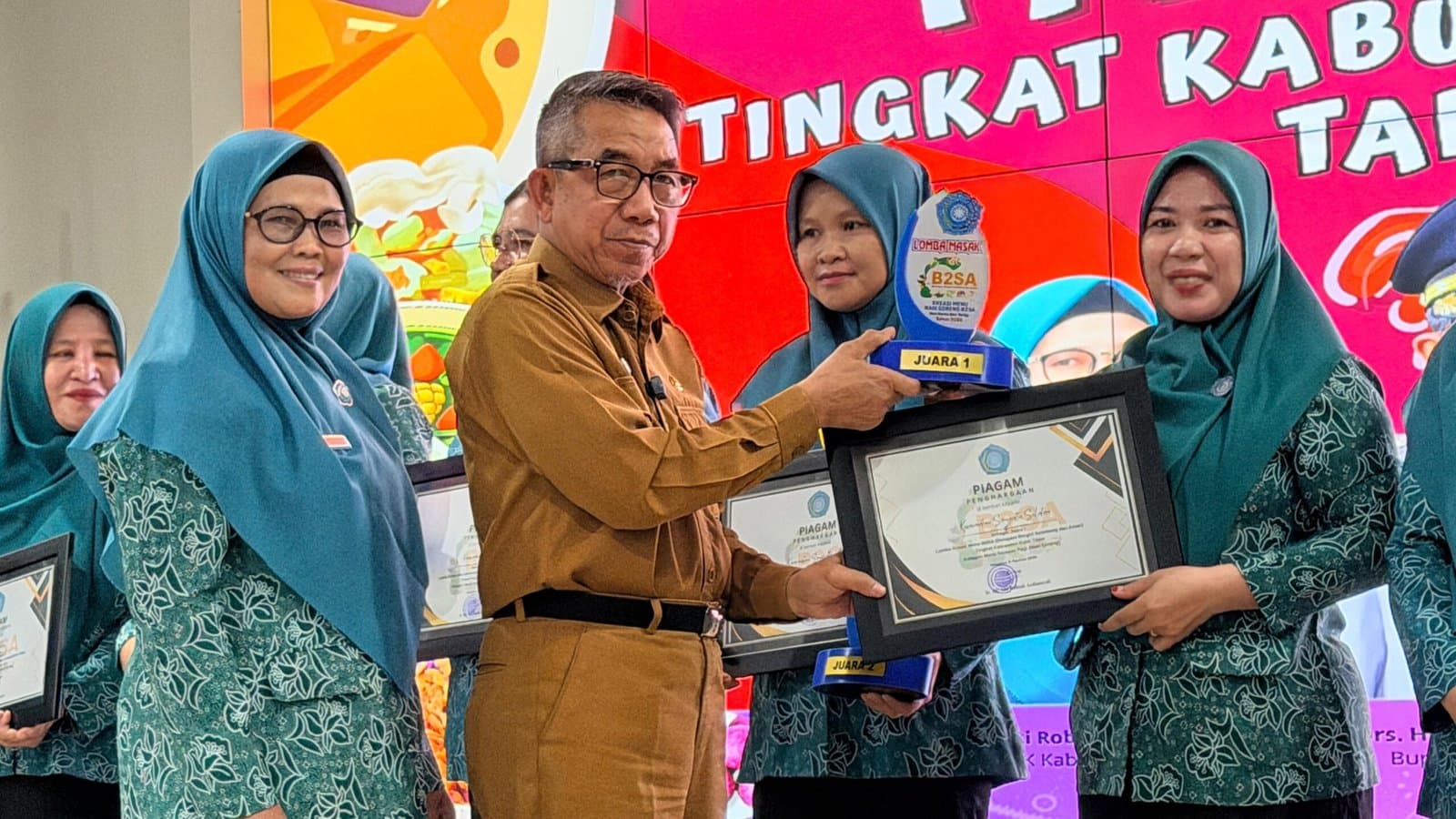 Sangsel Juara 1 Kategori Sarapan, Teluk Pandan Unggul Kudapan di Lomba B2SA Kutim