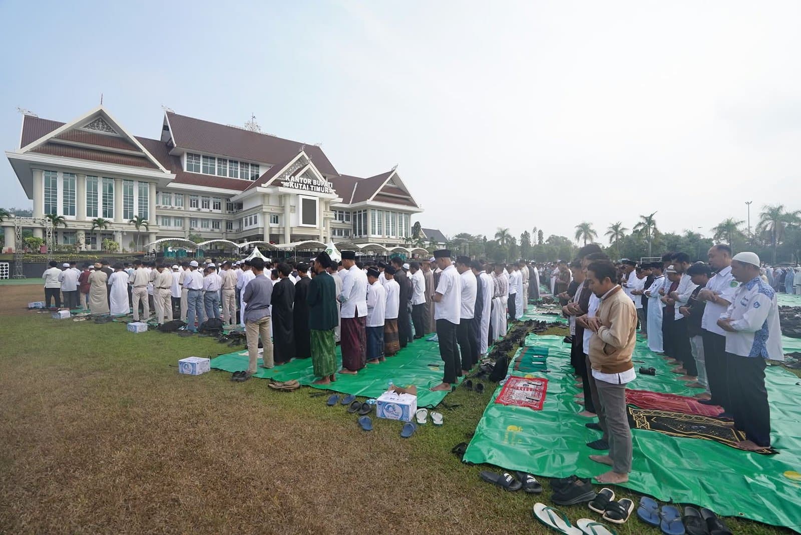 Ribuan Jemaah Kutim Salat Istisqa di Tengah Ancaman Kemarau