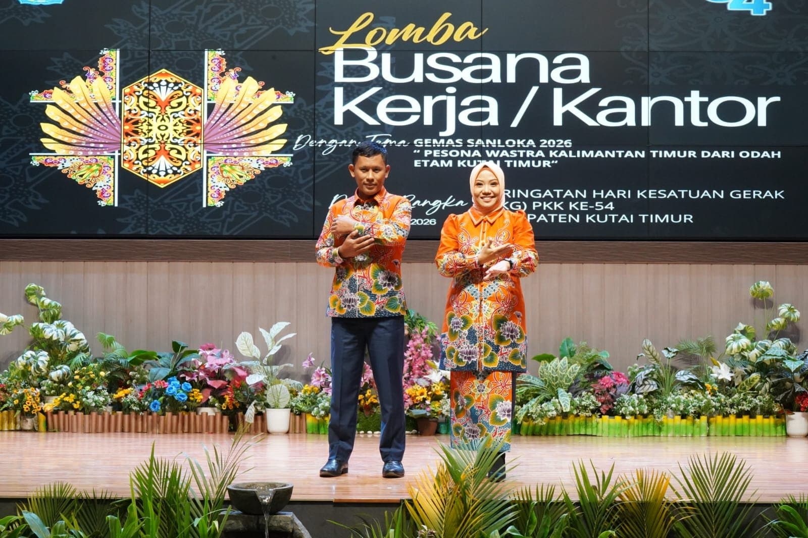Lomba Fashion Show Gemas Sanloka Tampilkan Keindahan Wastra Kutim