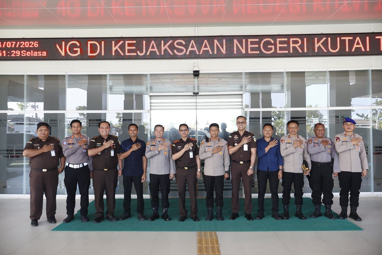Kapolres Kutim Sambangi Kejari, Tegaskan Penegakan Hukum Terpadu 