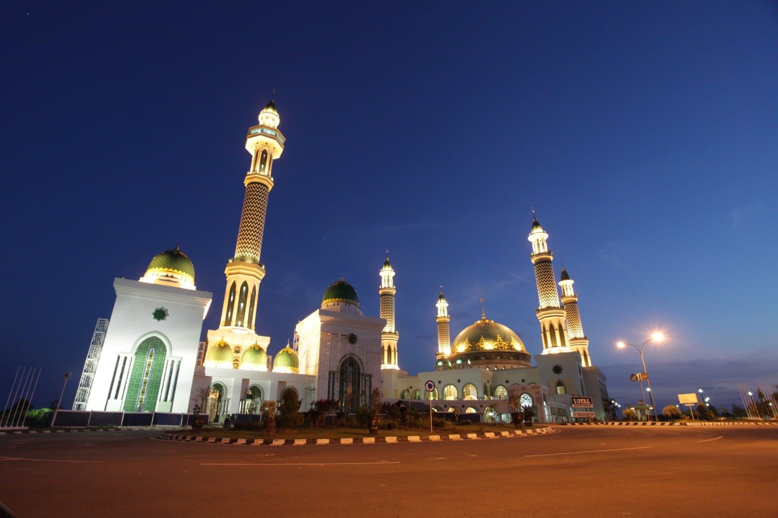 Masjid Agung Al Faruq Siapkan Salat Idulfitri 1447 H - Jemaah Diimbau Hadir Lebih Awal