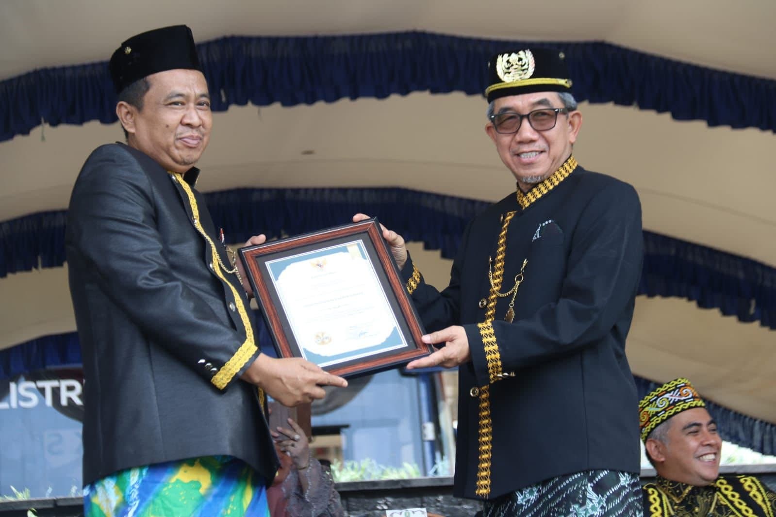 Di Hardiknas 2026, Disdikbud Kutim Raih Peringkat Tertinggi Kematangan PD