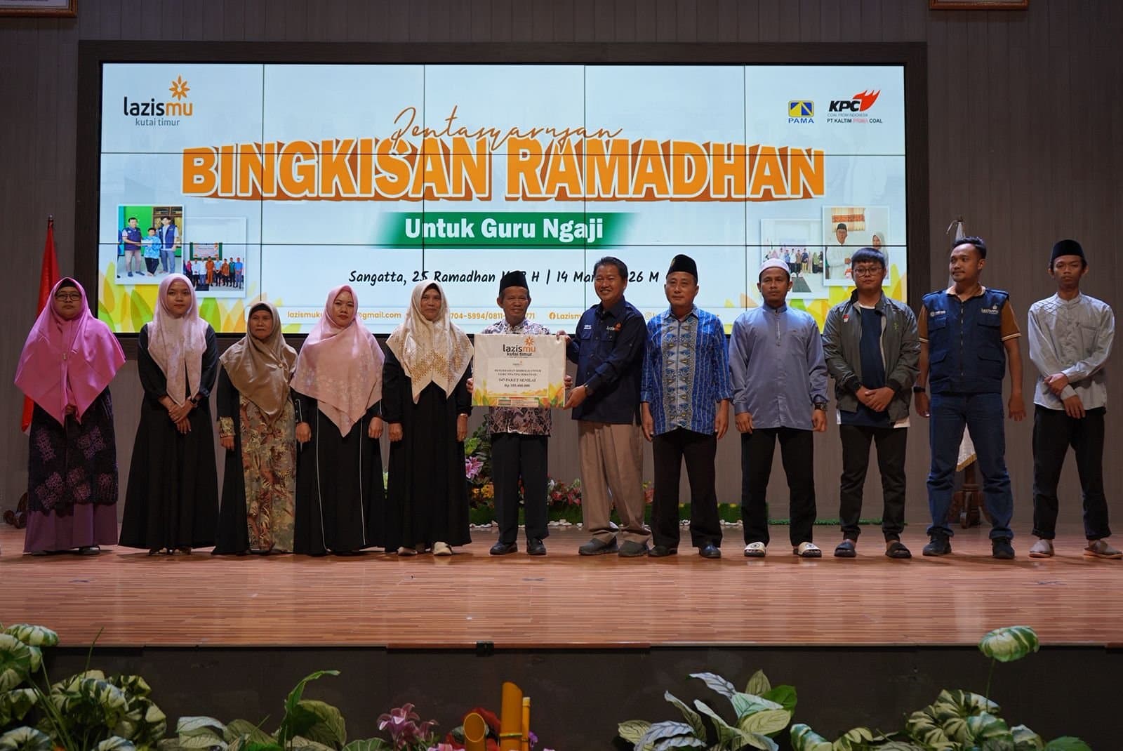 Lazismu Kutim Salurkan 547 Bingkisan Ramadan untuk Guru Ngaji