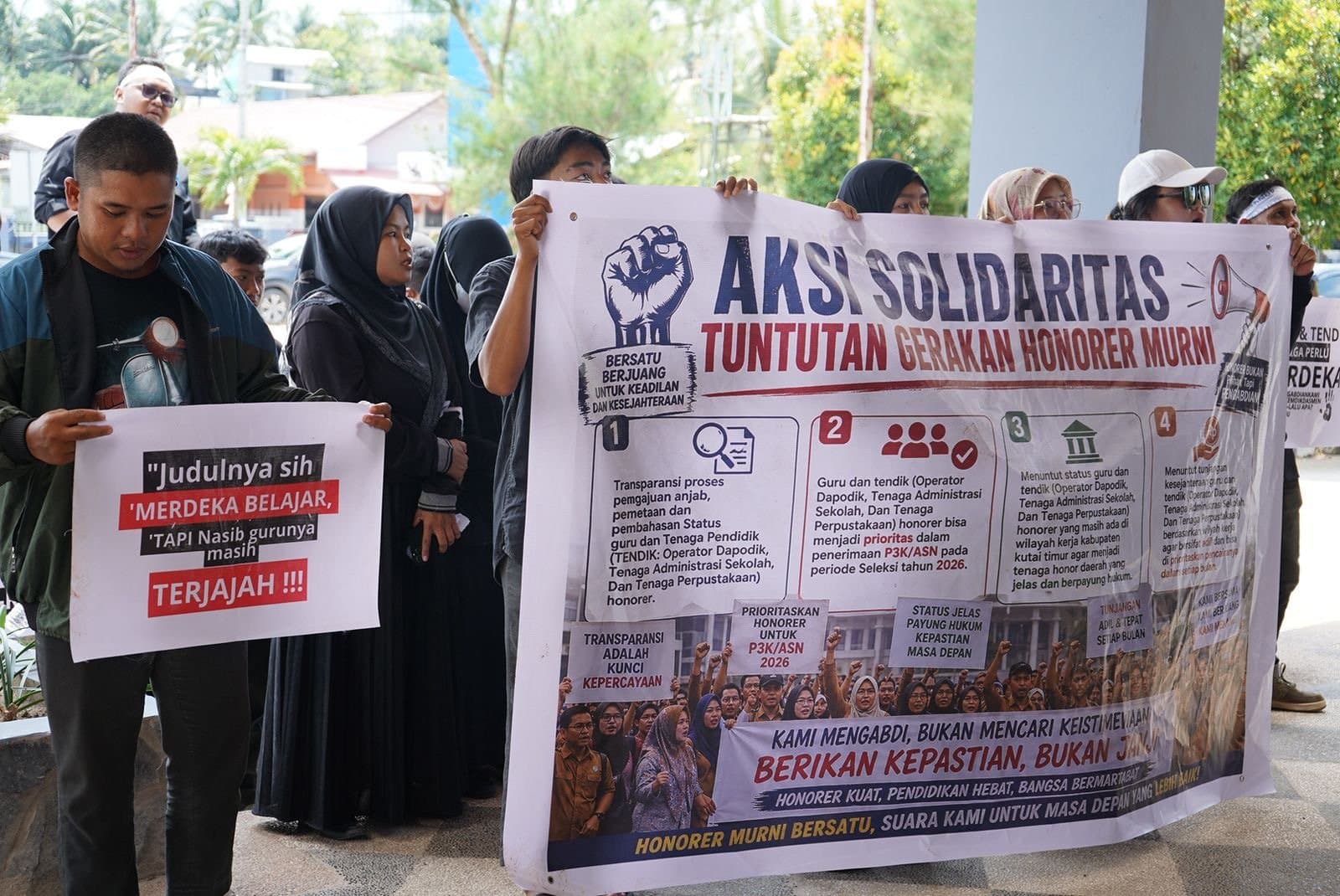 Guru Honorer Kutim Aksi Damai, Pemkab Siapkan Formasi