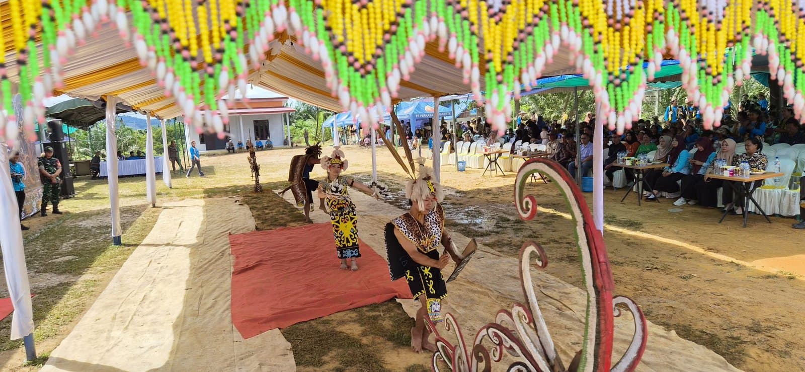 Kanjet Lemada Lasan, Tarian Pembuka Pesta Panen untuk Keberkahan