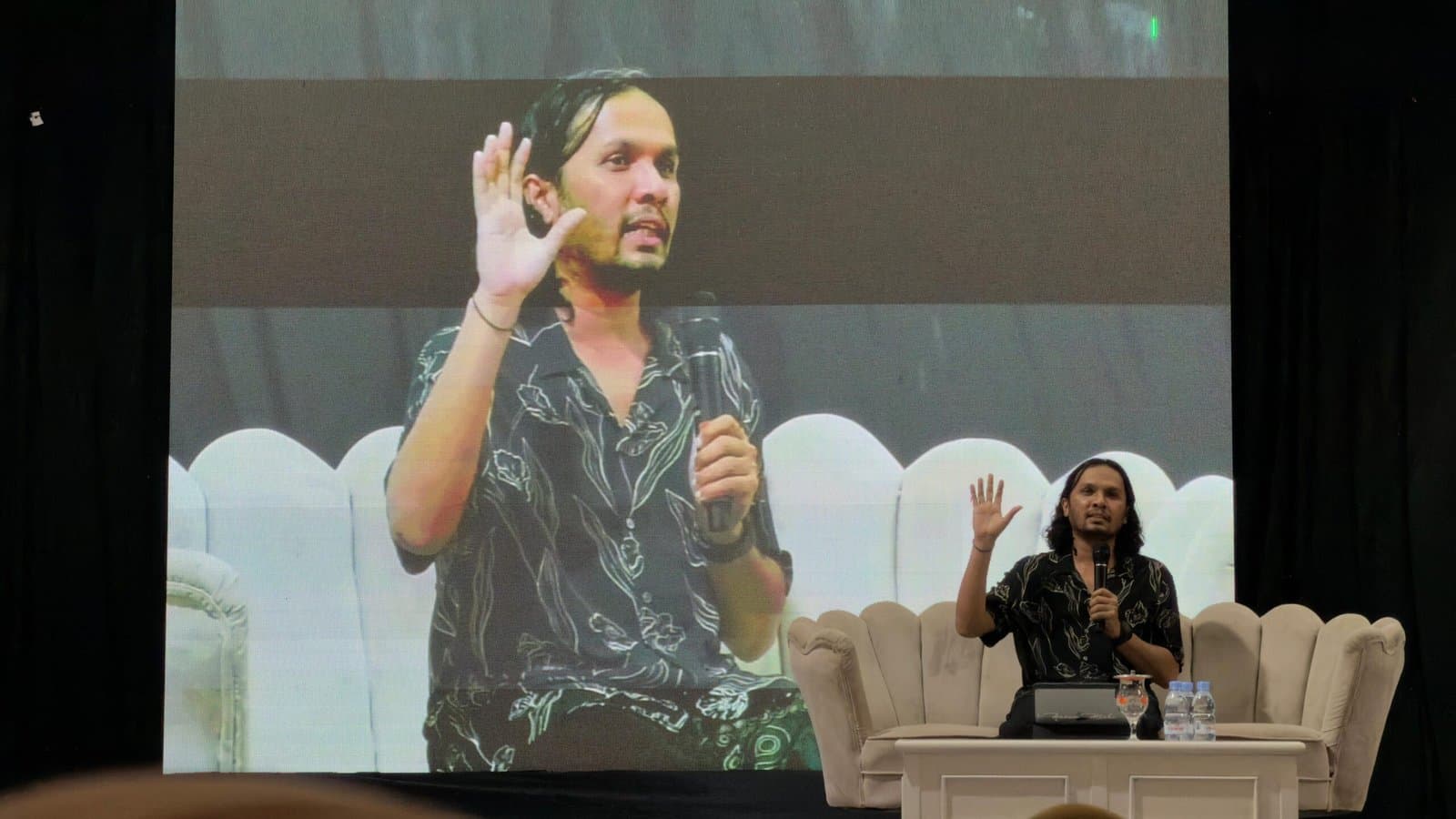 Refleksi Spiritual di Kutim, Hanan Attaki Bahas Kegelisahan Generasi Muda