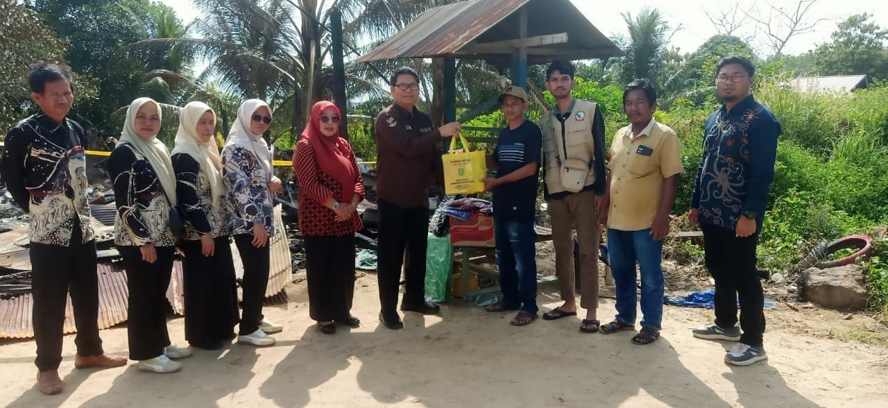 Pemkab Kutim Salurkan Bantuan korban Kebakaran Teluk Pandan