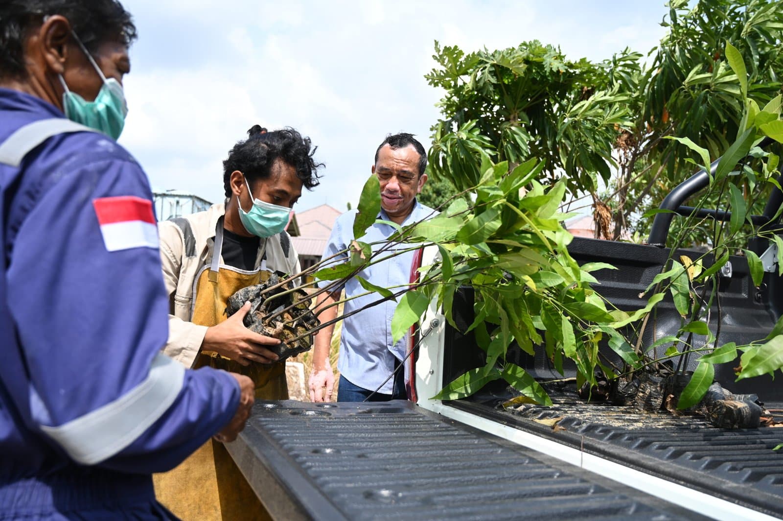 KPC Hijaukan RSUD Kudungga dan Sekolah dengan Bibit Pohon