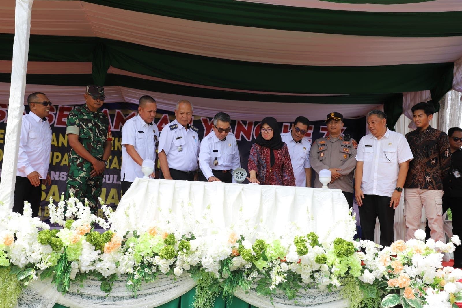 Setelah 76 Tahun, Senambah dan Mulupan Kini Diterangi Listrik PLN 24 Jam