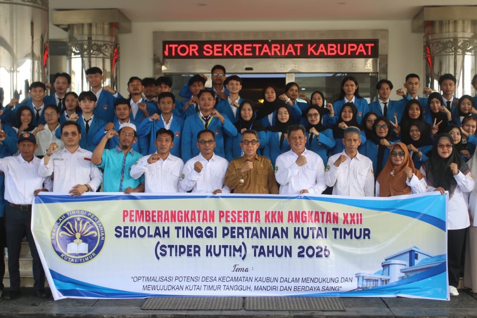 Bupati Kutim Lepas 53 Mahasiswa STIPER ke “Kampus Kehidupan”