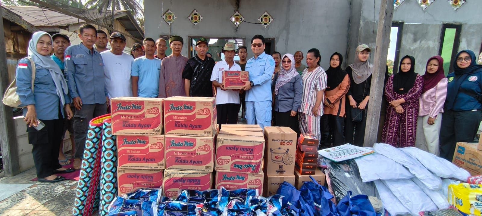 Pemkab Kutim Salurkan Bantuan Tanggap Darurat bagi Korban Kebakaran di MBU