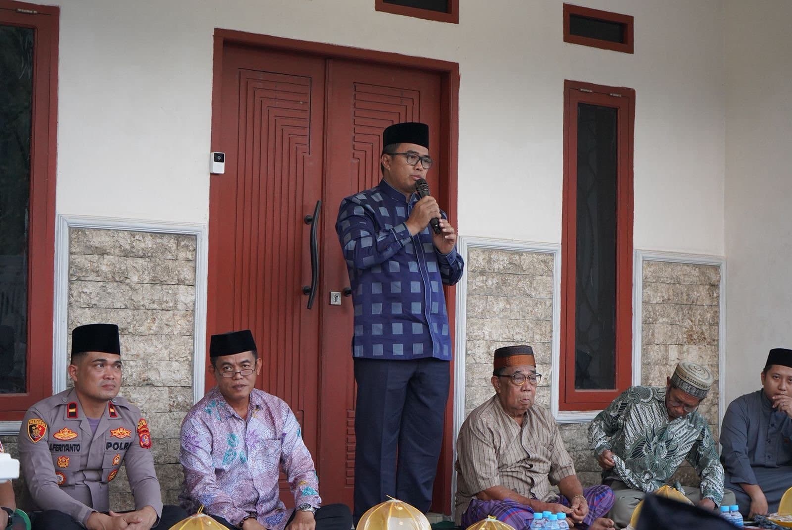 Bukber di Teluk Pandan, Mahyunadi Sampaikan Kabar Desa Definitif