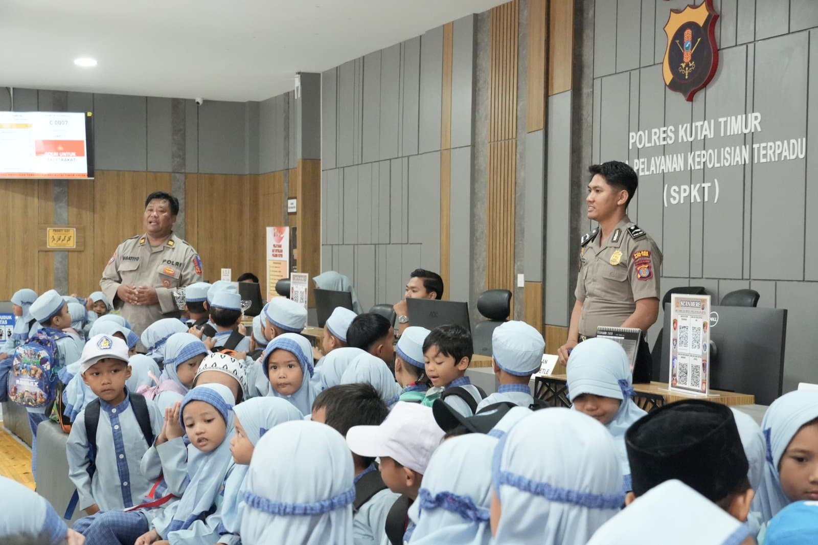Satlantas Polres Kutim Tanamkan Keselamatan Berkendara Sejak Dini