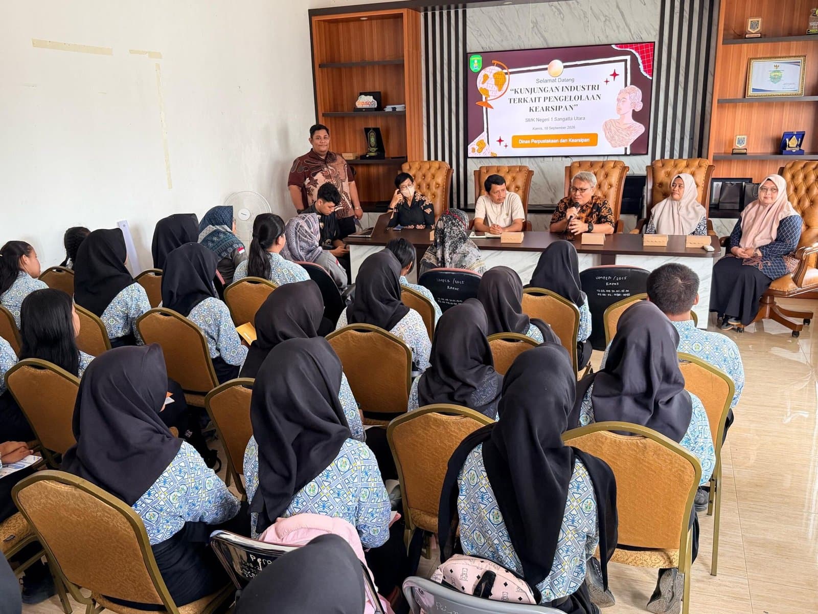 Siswa SMKN 1 Sangatta Utara Pelajari Pengelolaan Arsip Berstandar Pemerintah