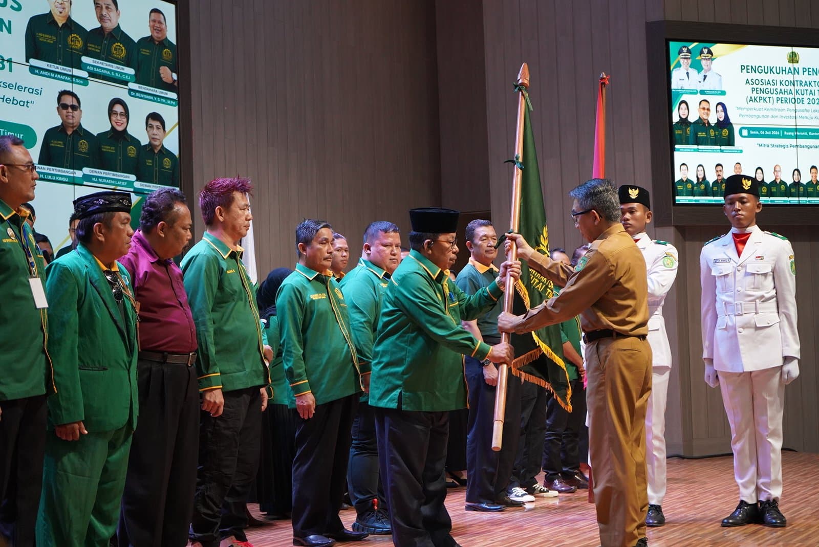 Pengurus AKPKT Dikukuhkan, Perkuat Peran Pengusaha Lokal Kutim