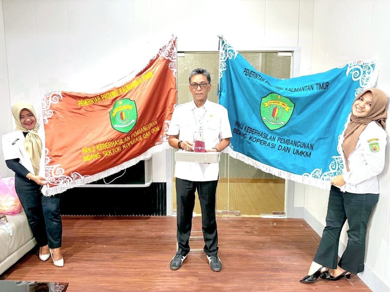 Panji Koperasi-UMKM Kutim Terbaik Dua Se-Kaltim - Teguh Budi Santoso: Ekonomi Rakyat Harus Dijaga