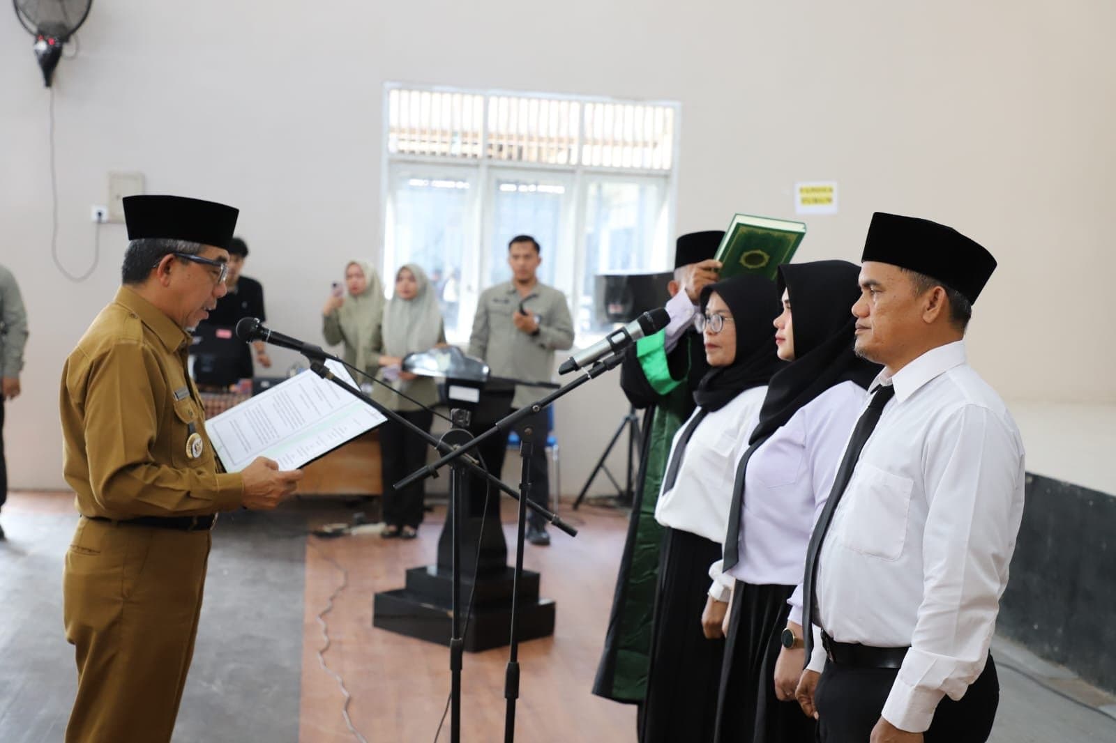 Lantik Anggota BPD Sangsel, Bupati Kutim Ingatkan Efisiensi Anggaran