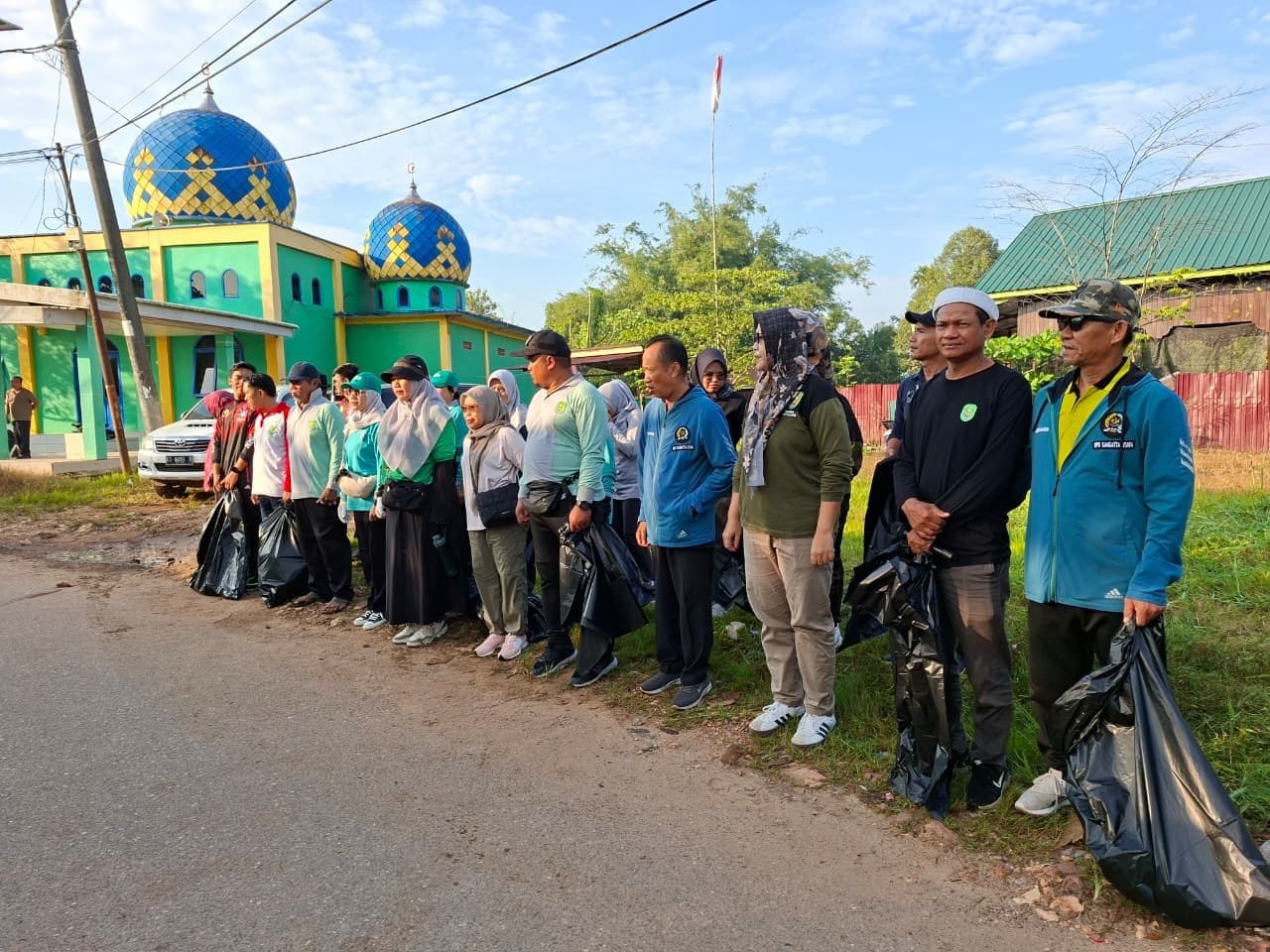 Pemcam Sangatta Utara Tekankan Pentingnya Gotong Royong di Setiap RT