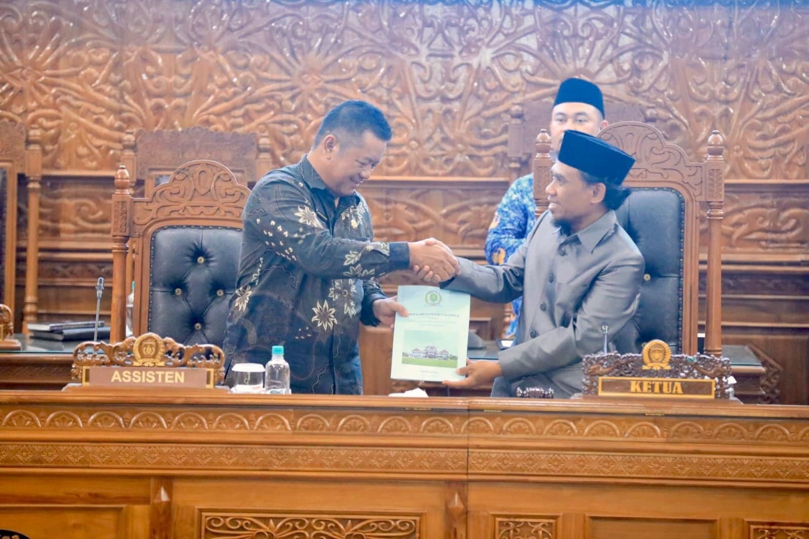 Dewan Sampaikan Rekomendasi LKPj Bupati 2025, Pemkab Kutim Siap Evaluasi