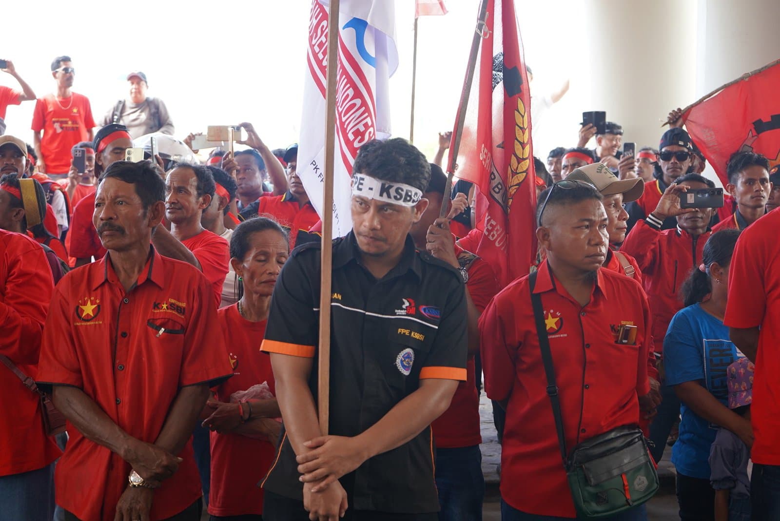 Ratusan Buruh Kutim Sampaikan Aspirasi, Pemkab Janji Perjuangkan Hak Pekerja